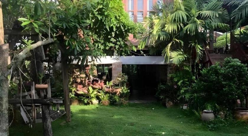 Phutawanchomdow Hotel Tha Li Buitenkant foto