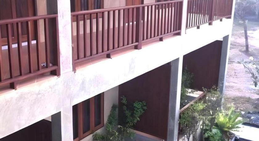 Phutawanchomdow Hotel Tha Li Buitenkant foto